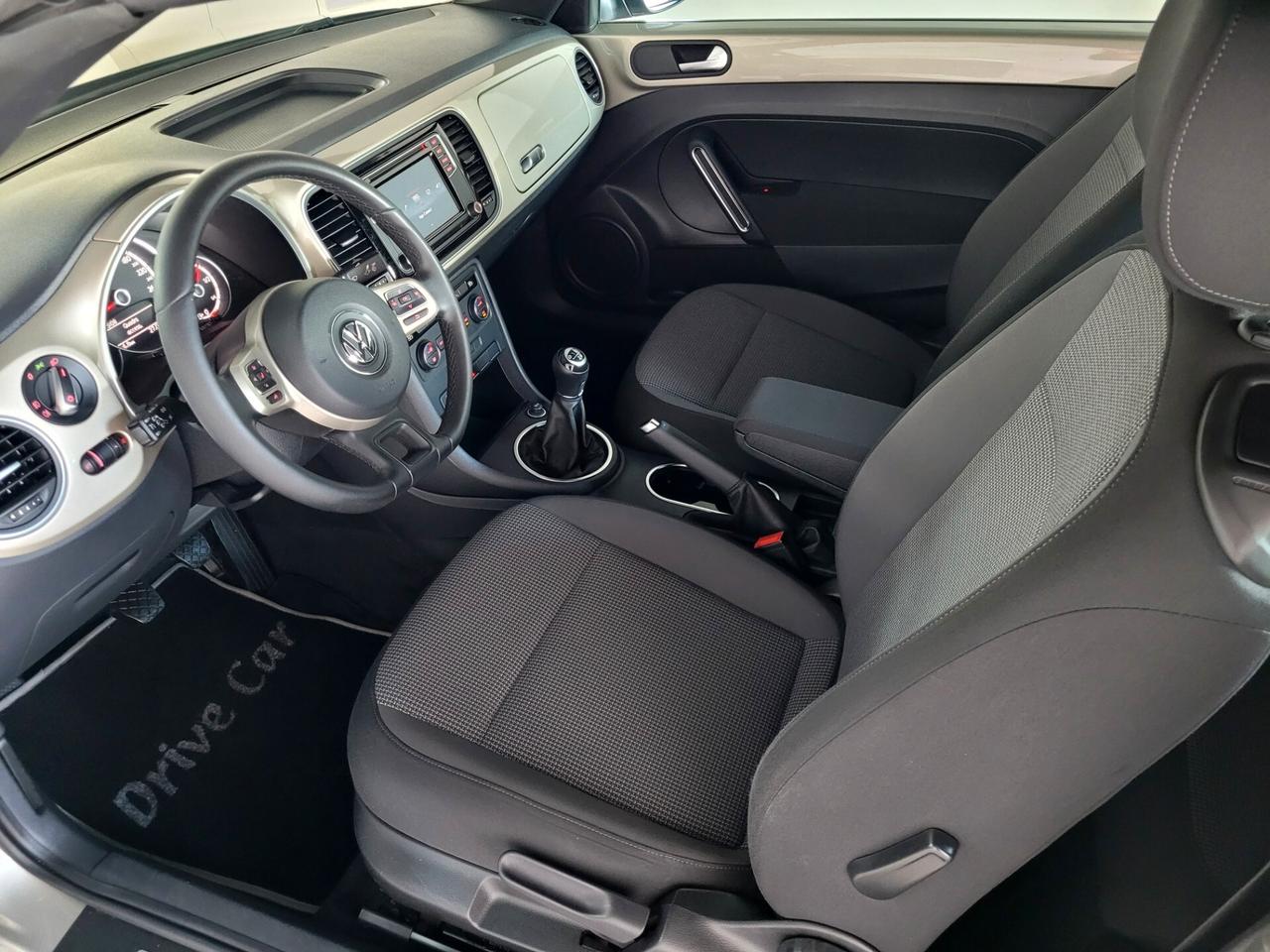Volkswagen Maggiolino CABRIO 2.0 tdi CRUISE CARPLAY SENS. ANT+POST C.16"