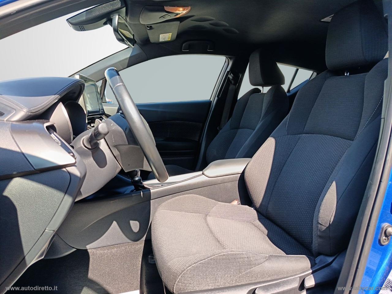 TOYOTA C-HR 1.8 Hybrid E-CVT Business