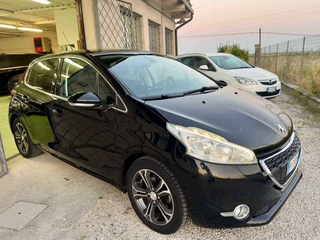 Peugeot 208 PureTech 82 5 porte Allure