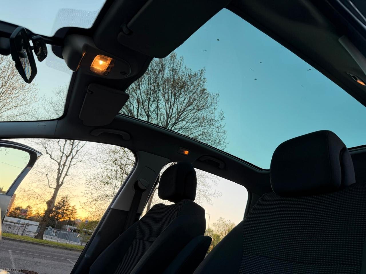 Peugeot 5008 1.6 e-HDi 112CV Stop&Start cambio robotizzato Active