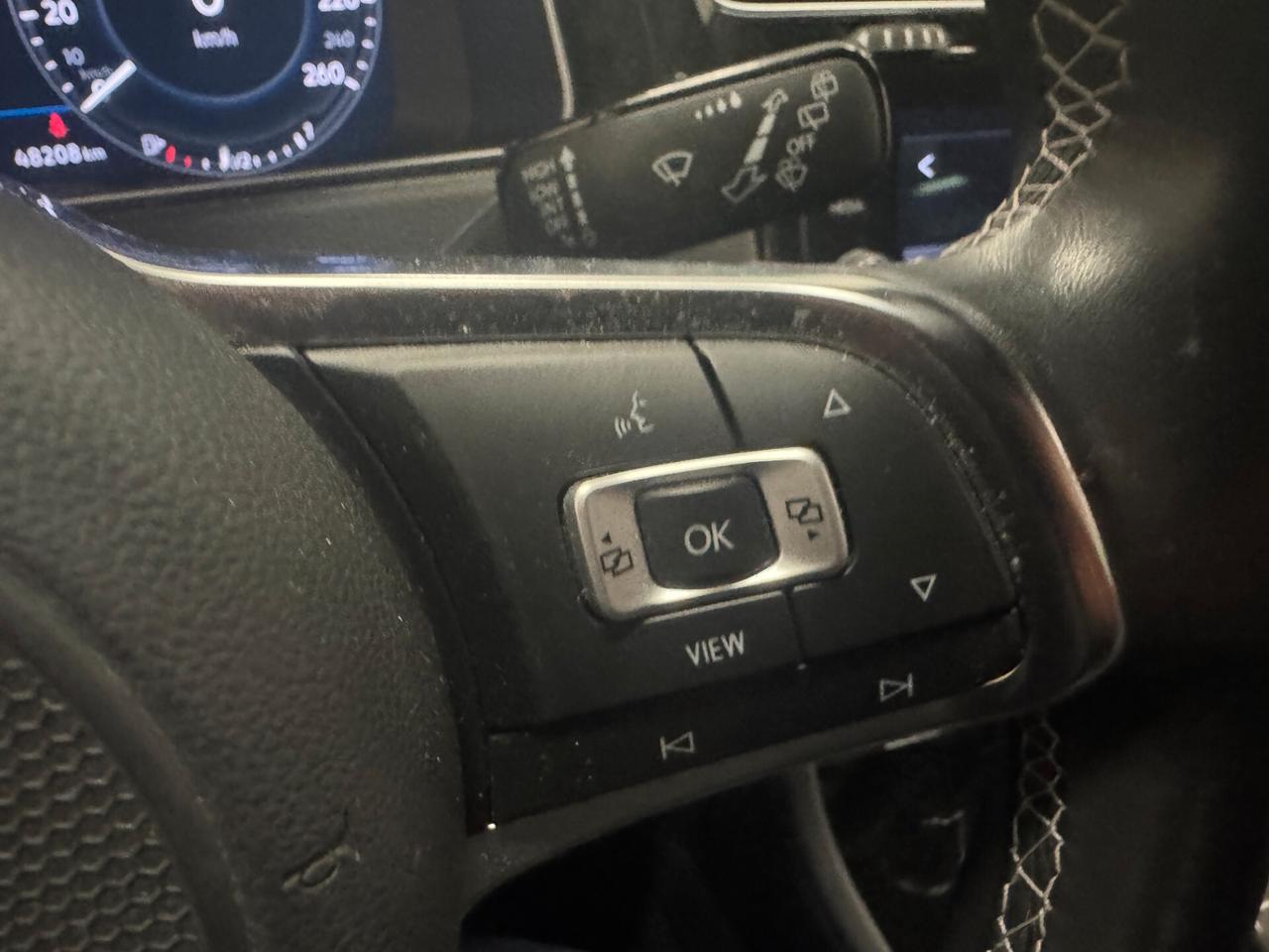 VOLKSWAGEN Golf 1.0 115 CV 5p. R-LINE **UNICO PROPRIETARIO**