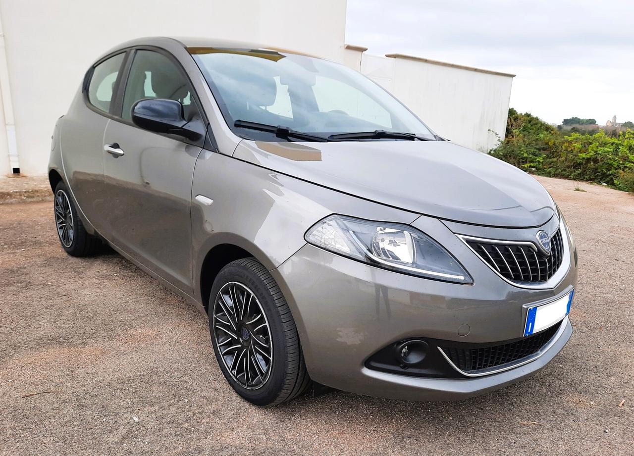 Lancia Ypsilon 1.0 FireFly 5 porte S&S Hybryd Gold