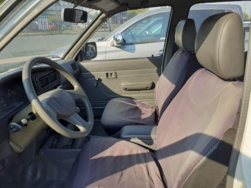 Toyota 4 Runner/Hilux Hilux 2.4 diesel 4 POSTI AUTOCARRO - PREZZO FINITO