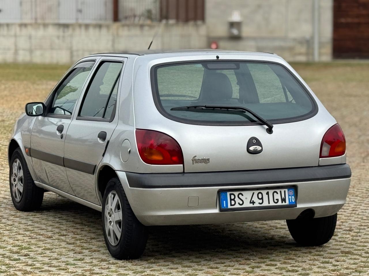 Ford Fiesta 1.2i 16V cat 5 porte Four