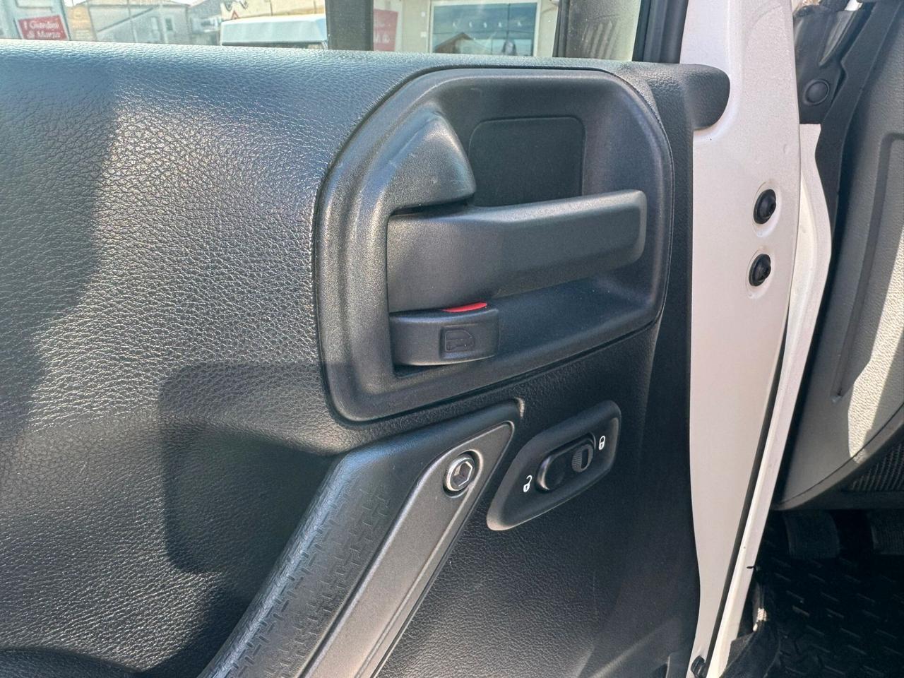 Jeep Wrangler 2.8 CRD 200 cv rialzato garanzia permute