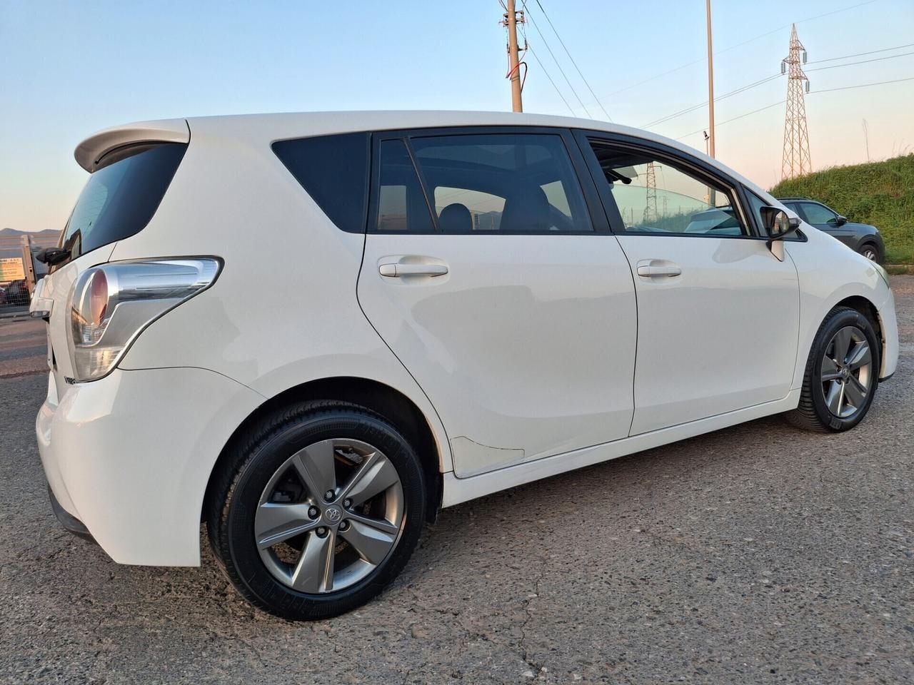 Toyota Verso 1.6 D-4D Style 7 Posti-TETTO-NAVIGATORE--