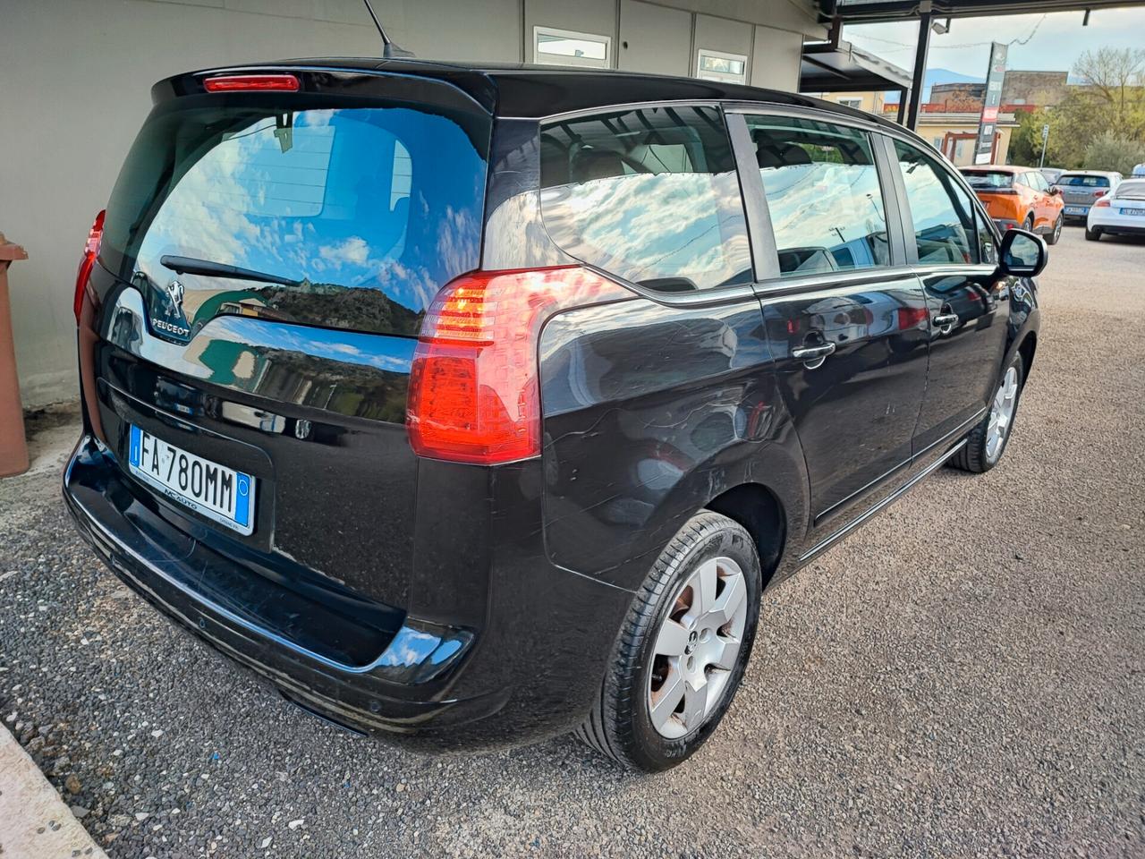 Peugeot 5008 BlueHDi 120 EAT6 S&S Business 7 posti