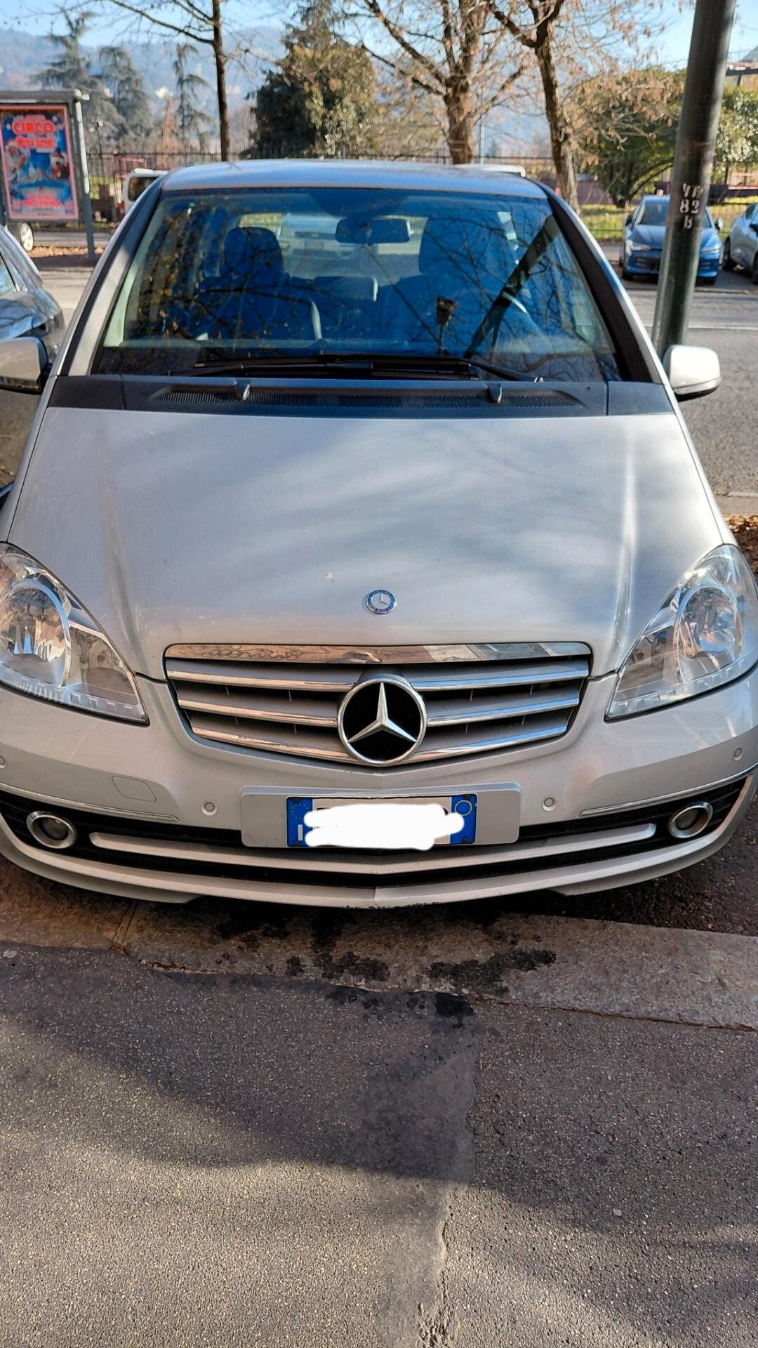 Mercedes-benz A 180 BlueEFFICIENCY Premium