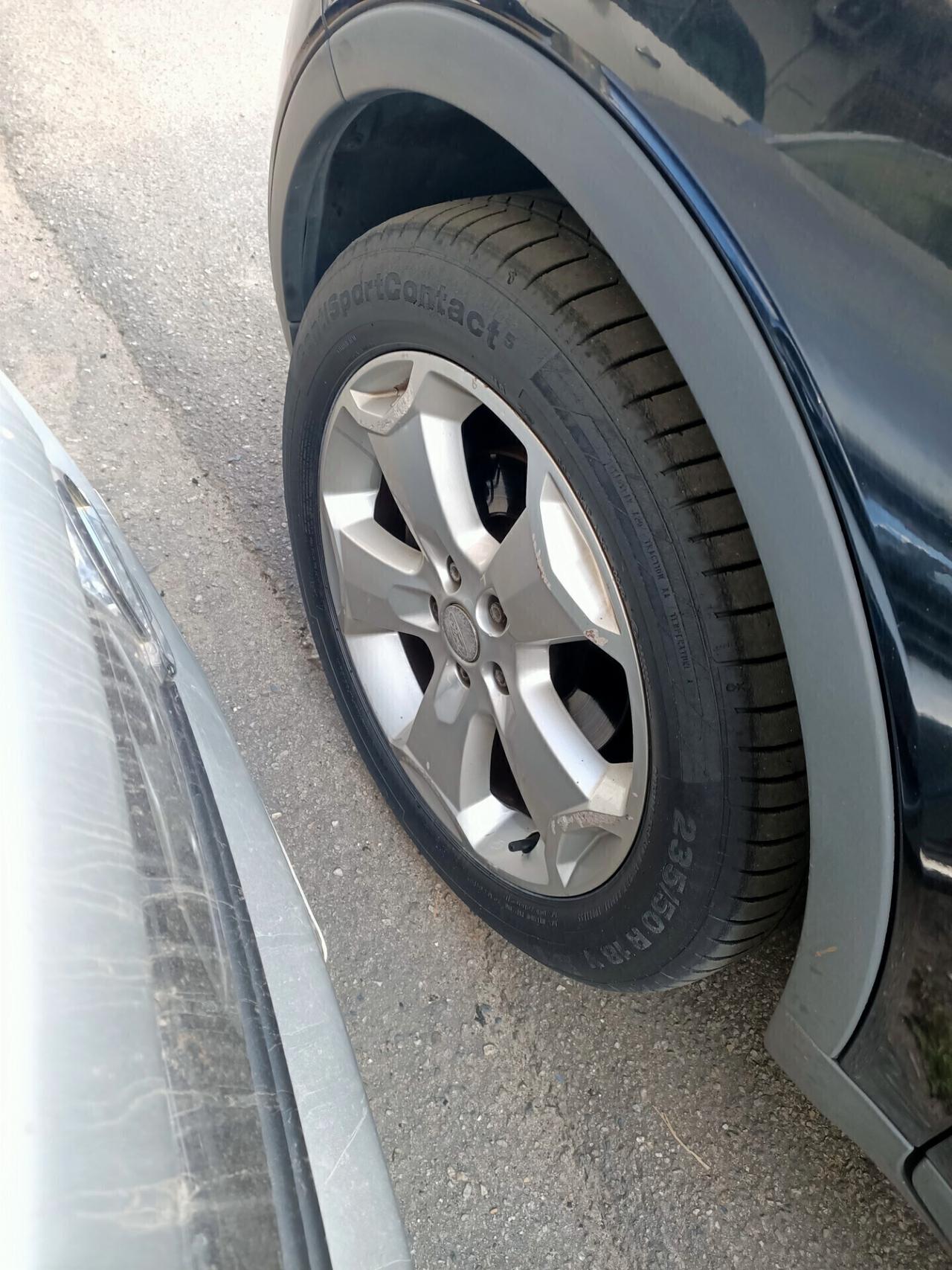 Ford Kuga 2.0 TDCi 136 CV tagliandata con distribuzione effettuata 2009 tetto panoramico