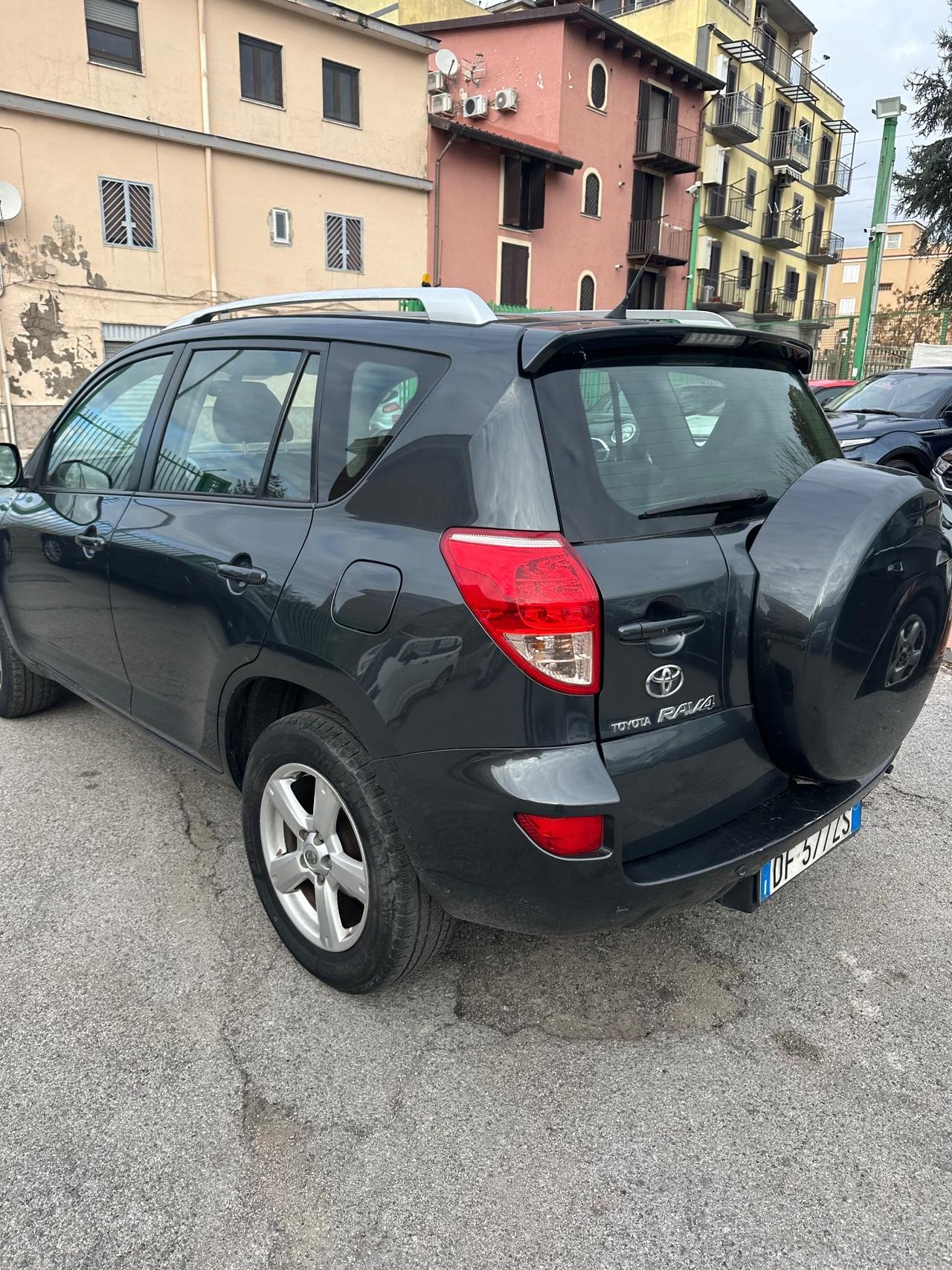 Toyota RAV 4 RAV4 2.2 D-4D 136 CV Luxury