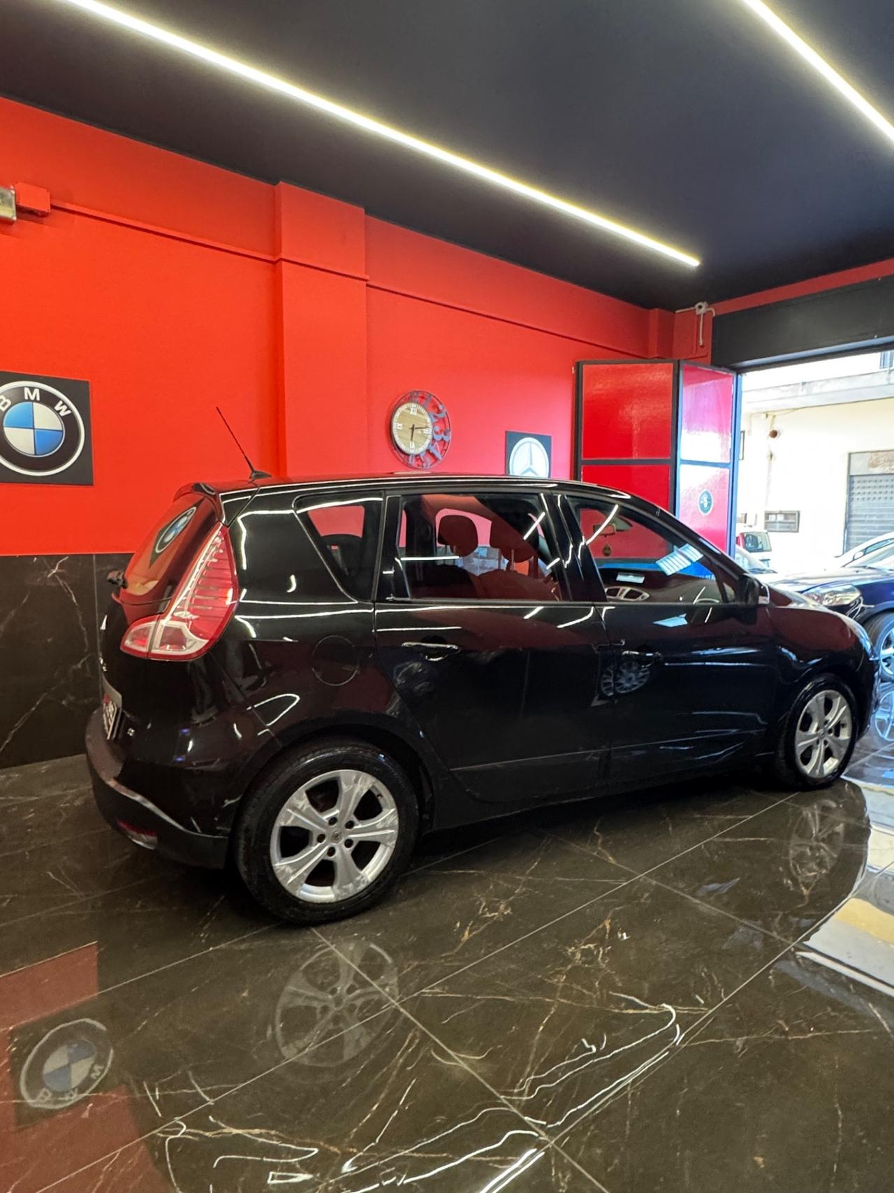 Renault Scenic Scénic X-Mod 1.5 dCi 110CV Luxe