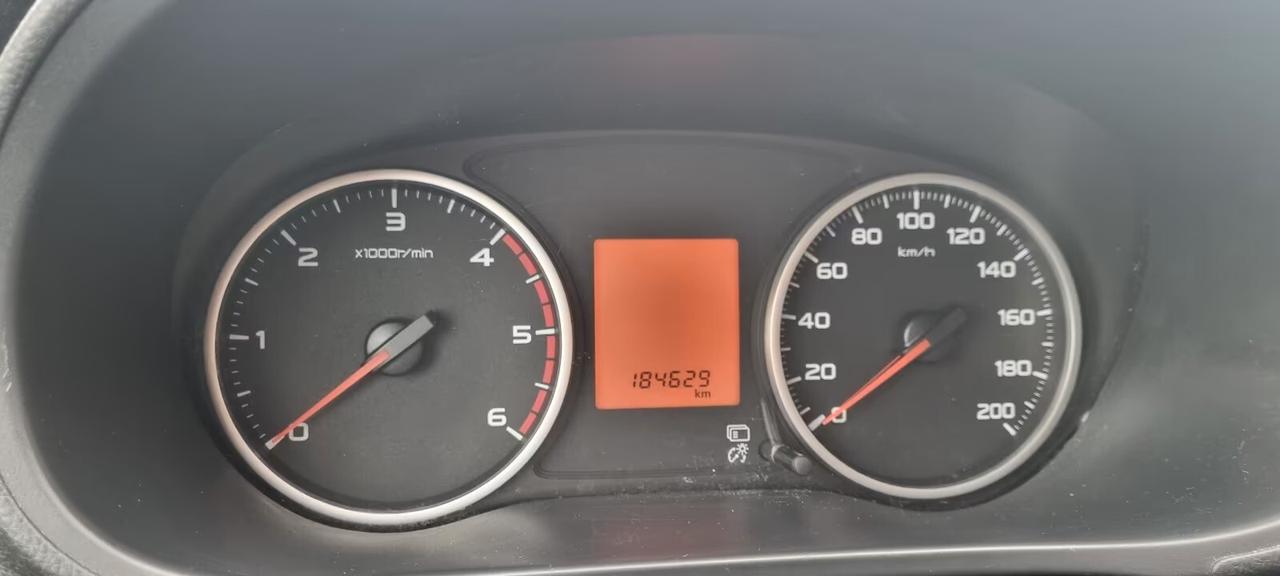 Mitsubishi L200 Double Cab Invite Cabina doppia 4WD+Ahk/Navi/Aria condizionata