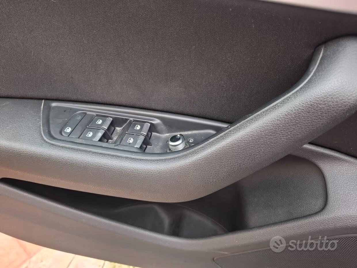 Audi A4 Avant 2.0 TDI 150 CV ultra S tronic Sport CLIMA 3 ZONE AUTOMATIC F-1 CRUISE CERCHI PDC XENON