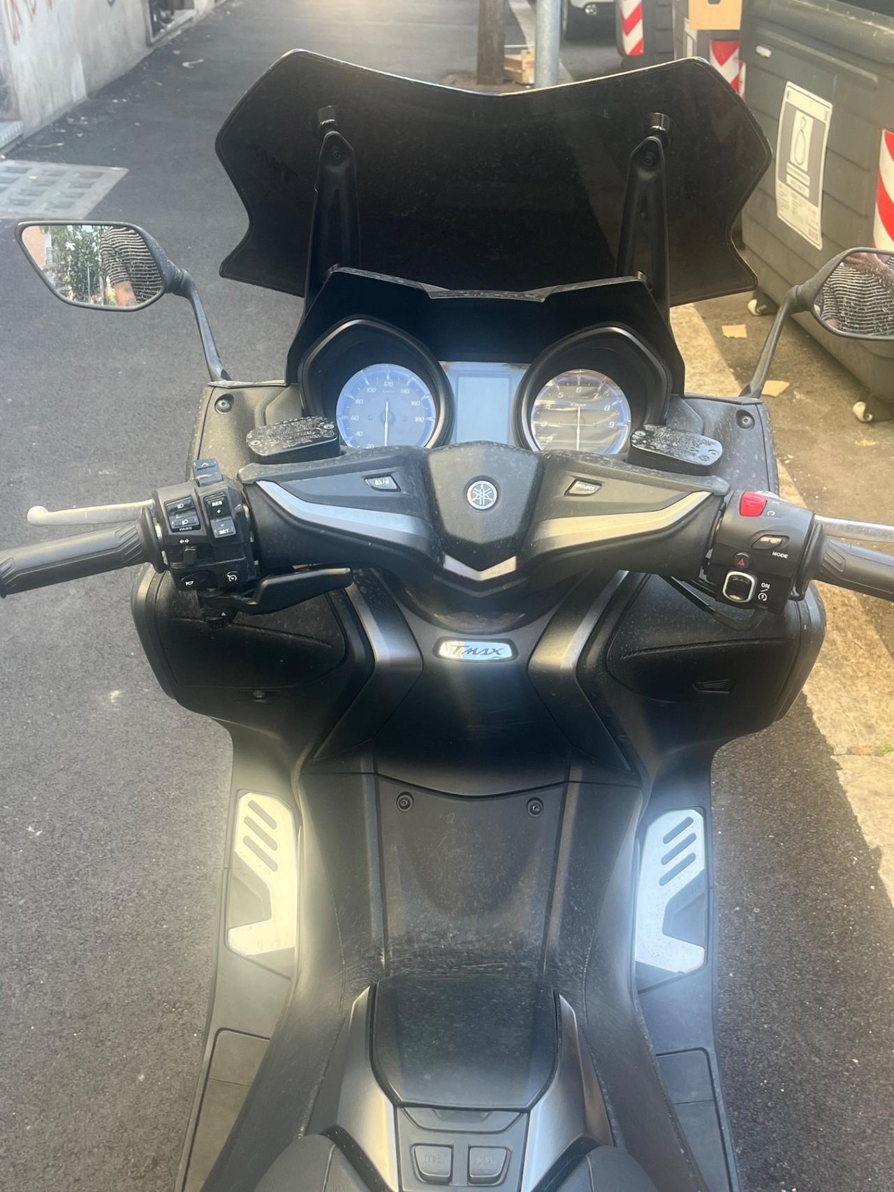 Yamaha T Max 560