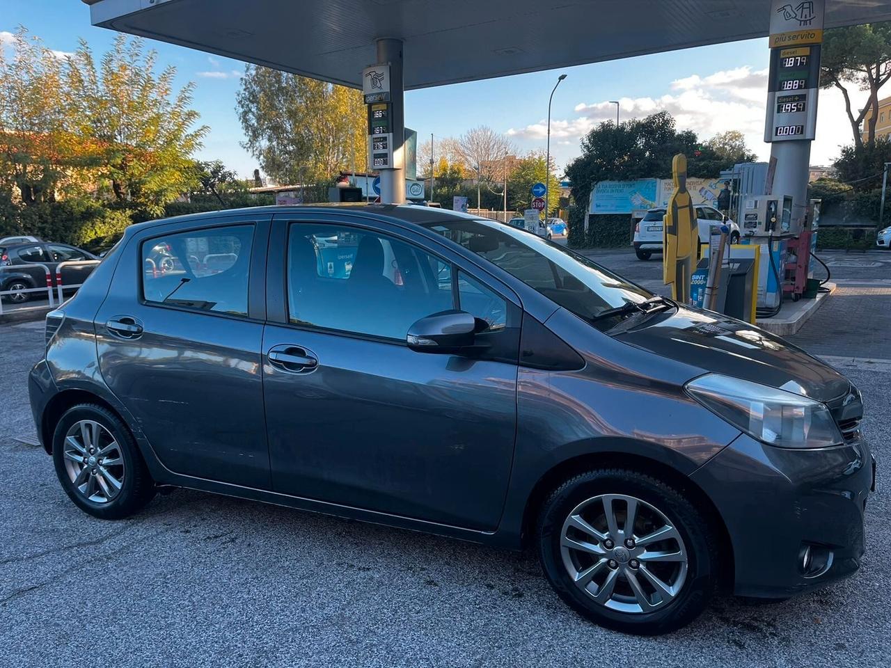 Toyota Yaris 1.0 Lounge x neopatentati