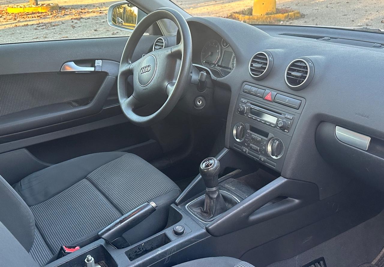 Audi A3 1.6 Attraction