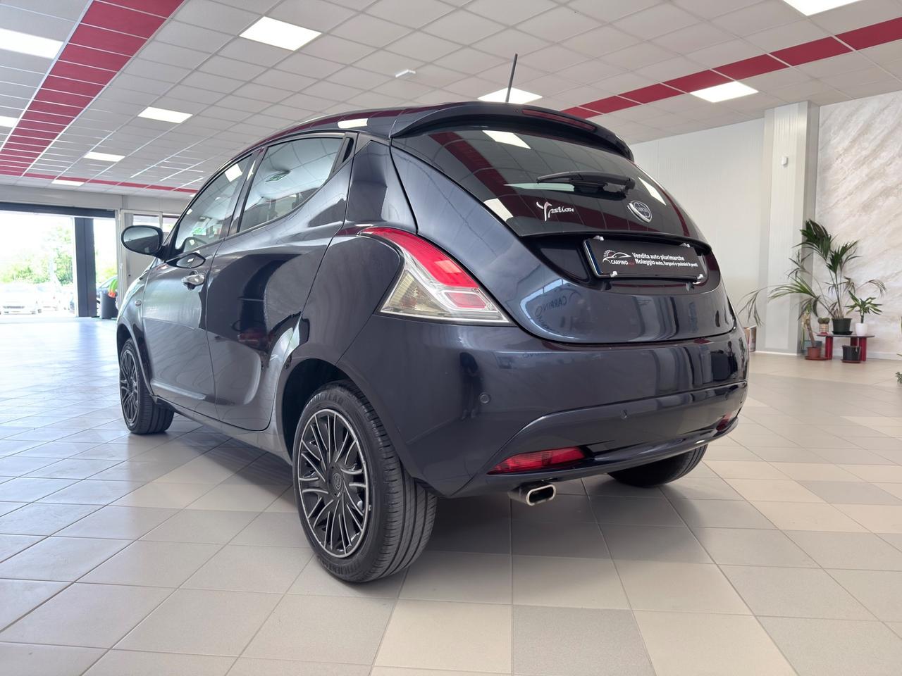 Lancia Ypsilon 1.0 FireFly 5 porte S&S Hybrid Ecochic A. Ferretti
