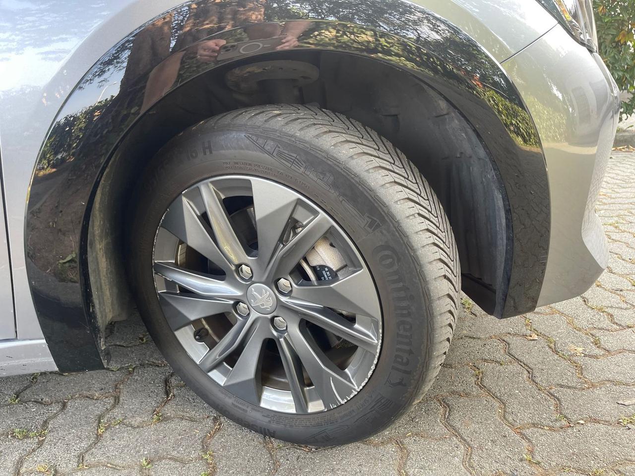 Peugeot 208 Allure e-208 #5990
