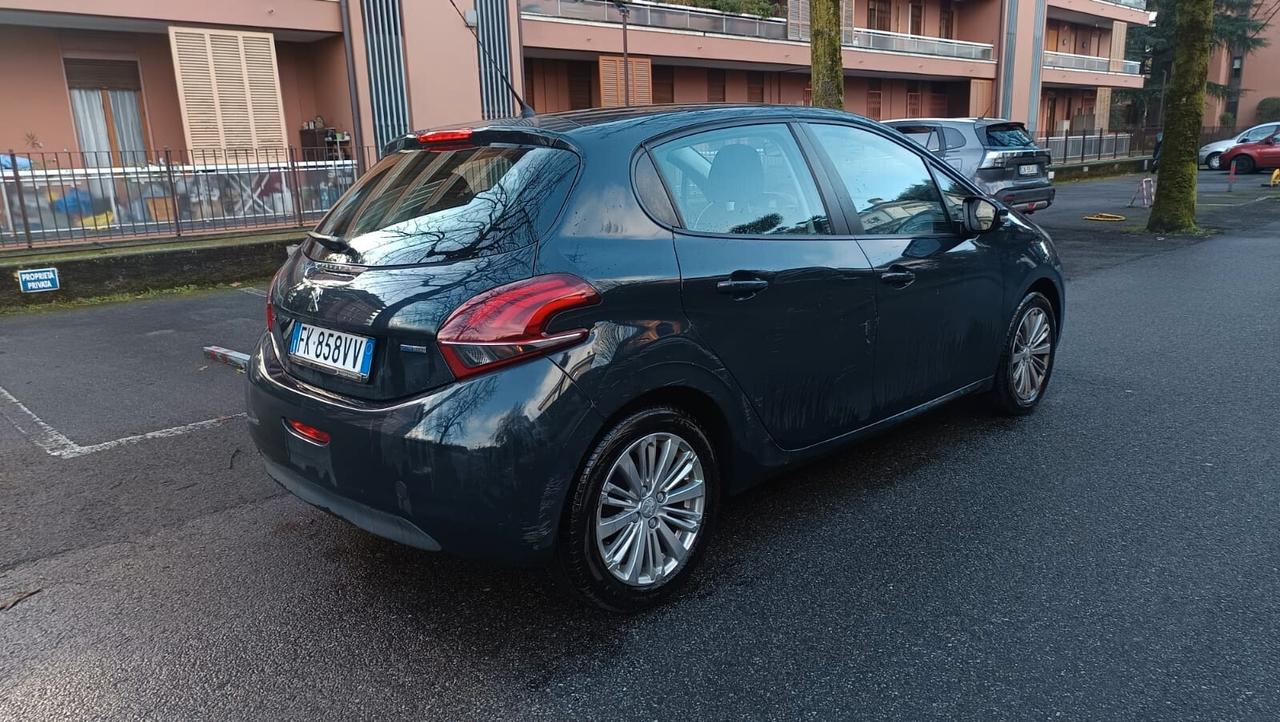 Peugeot 208 PureTech 82 5 porte Allure