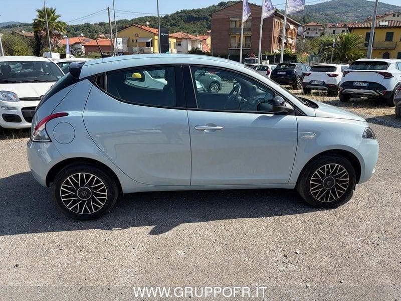 Lancia Ypsilon 1.0 FireFly 70cv Hybrid Platino