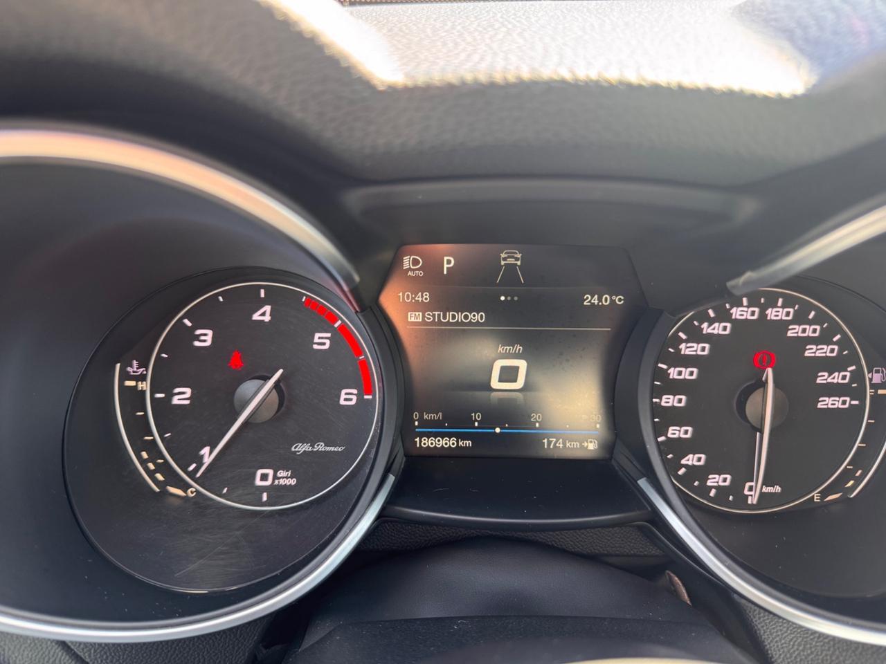 Alfa Romeo Stelvio 2.2 Turbodiesel 180 CV AT8 RWD Executive