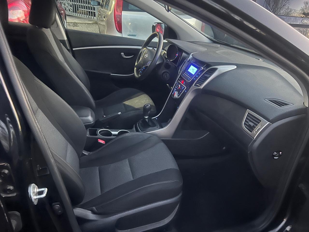 Hyundai i30 1.4 5p. Classic 75 mila km