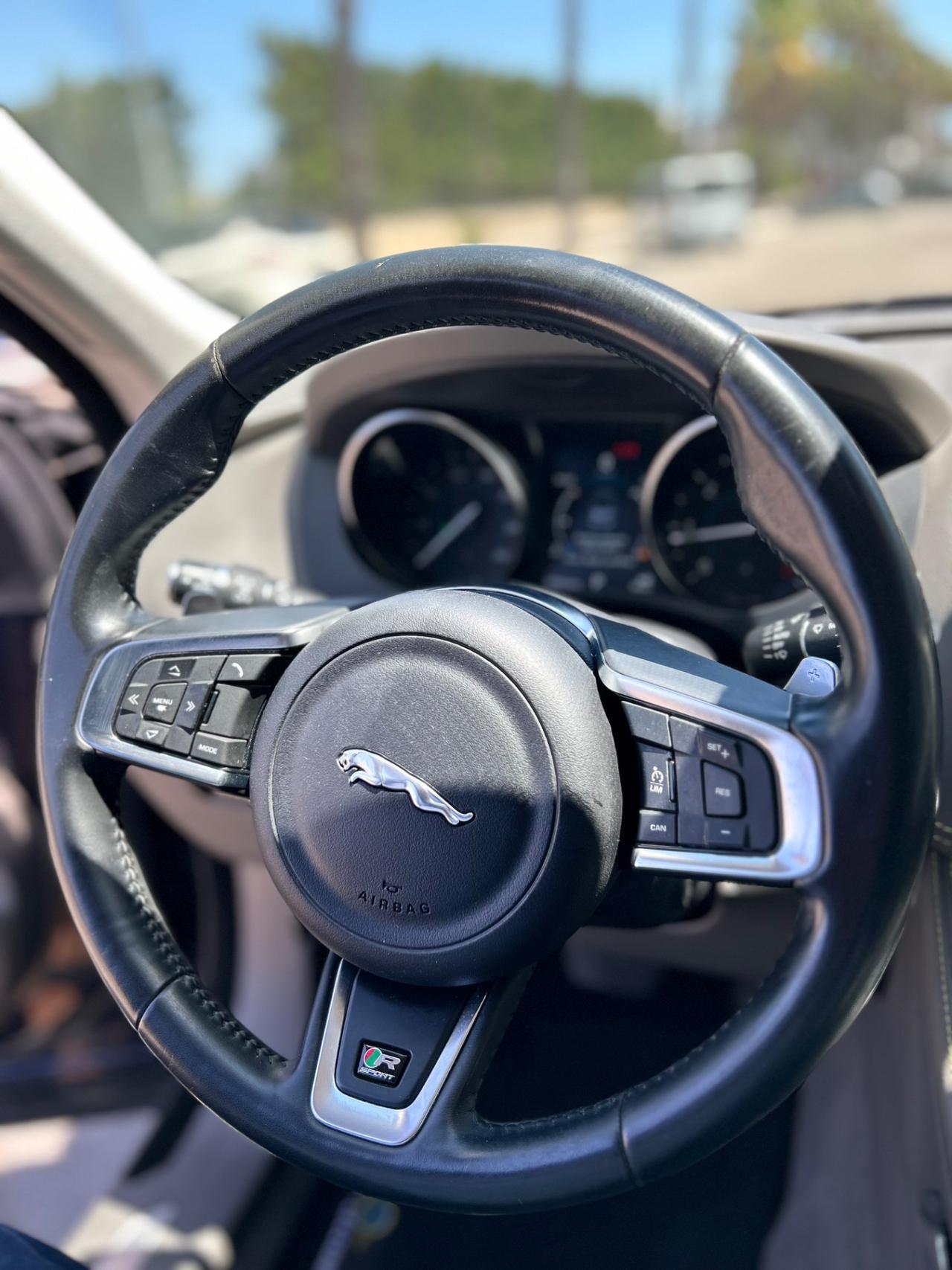 Jaguar F-Pace 2.0 D 180 CV AWD R-Sport