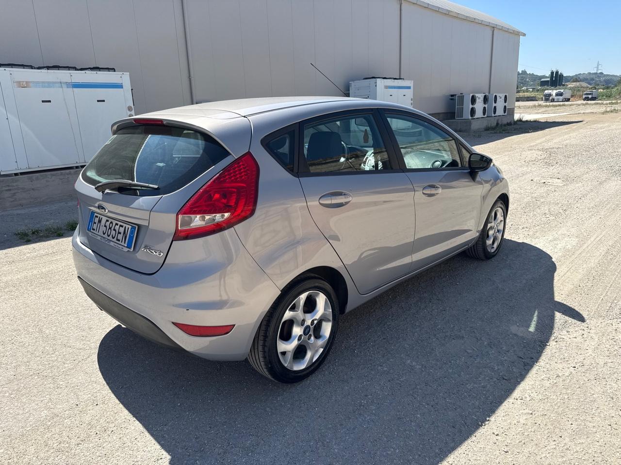 Ford Fiesta 1.4 TDCi 70CV 5 porte Titanium