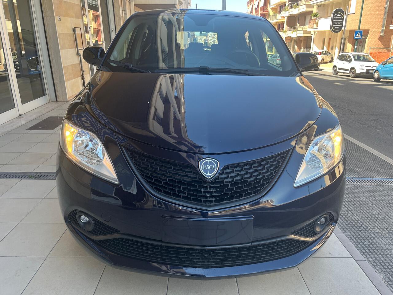 Lancia Ypsilon 1.0 Hybrid Gold 5 Posti