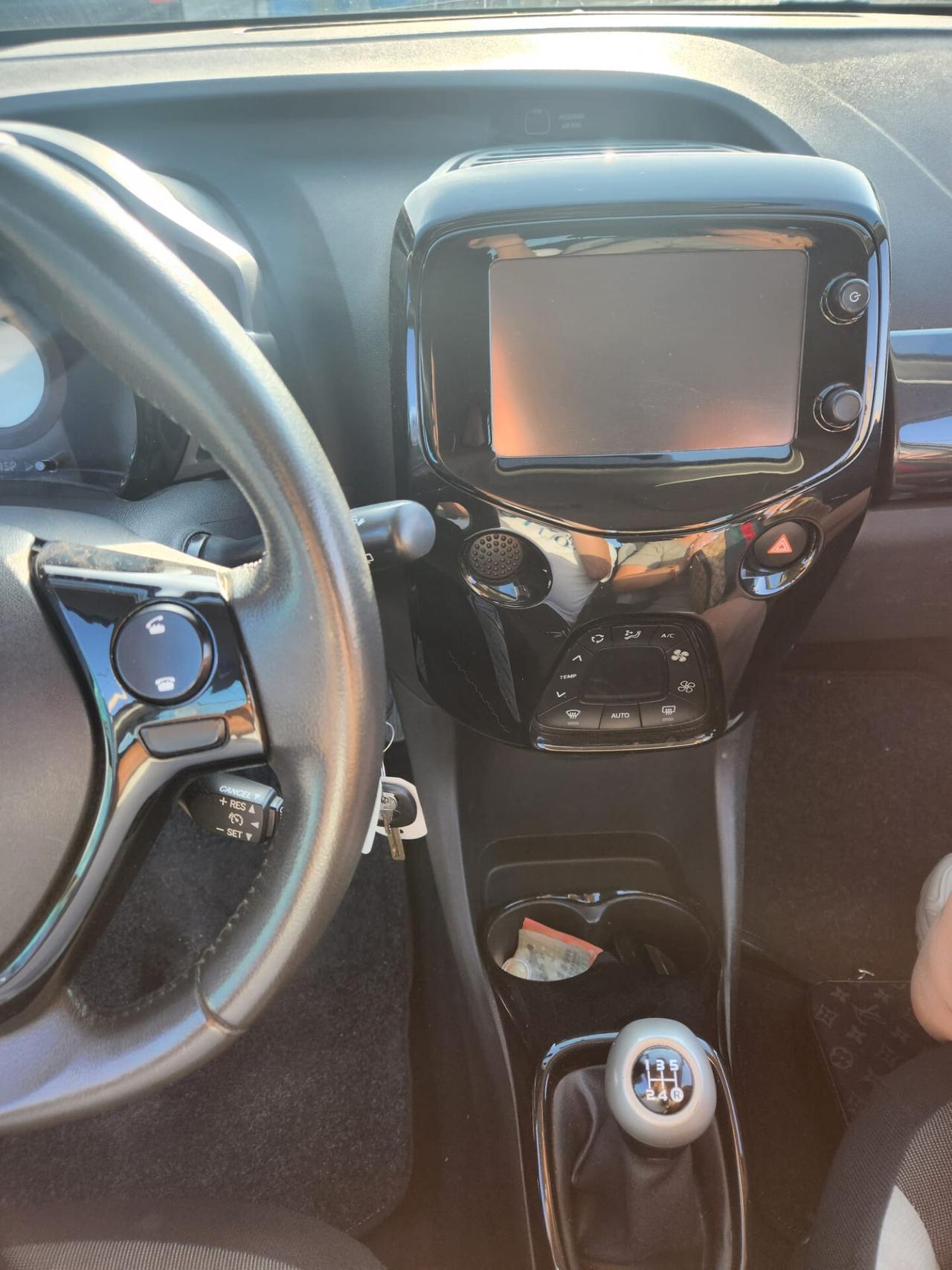 Toyota Aygo 1.0 VVT-i 69 CV 5 porte x-wave
