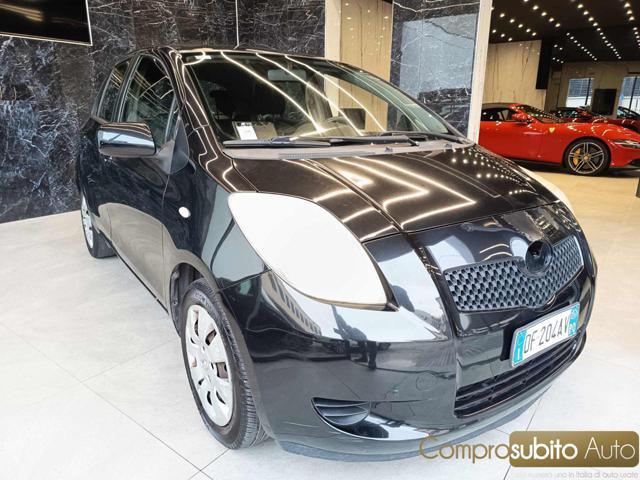 TOYOTA Yaris 1.0 5 porte