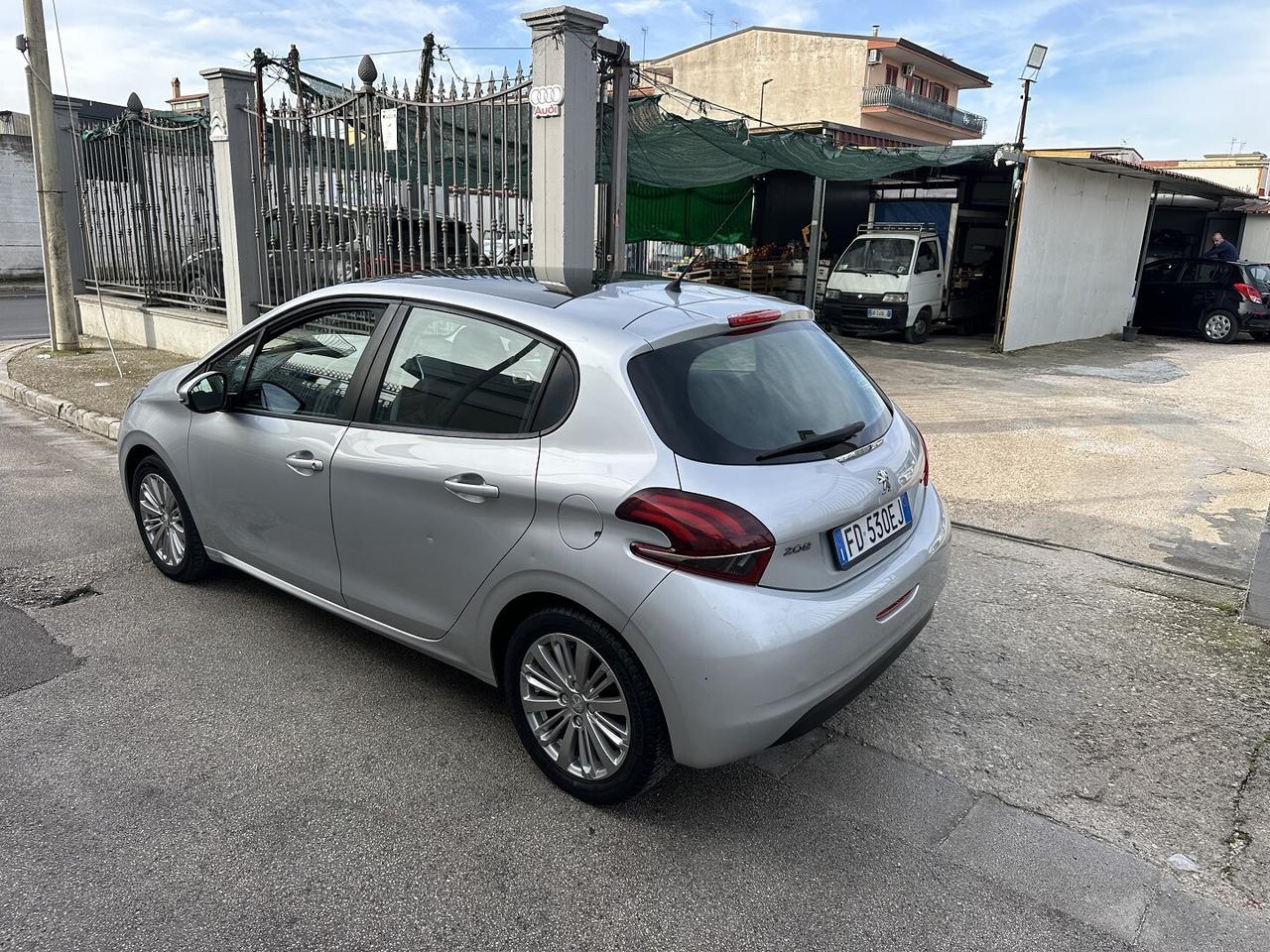 Peugeot 208 Allure 1.2 Benzina 82 Cv 2016 Tetto