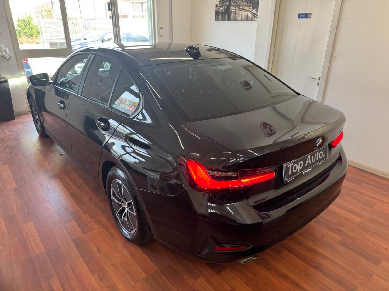 BMW 316 d 48 V AUT. SPORT / DARK NIGHT - 22