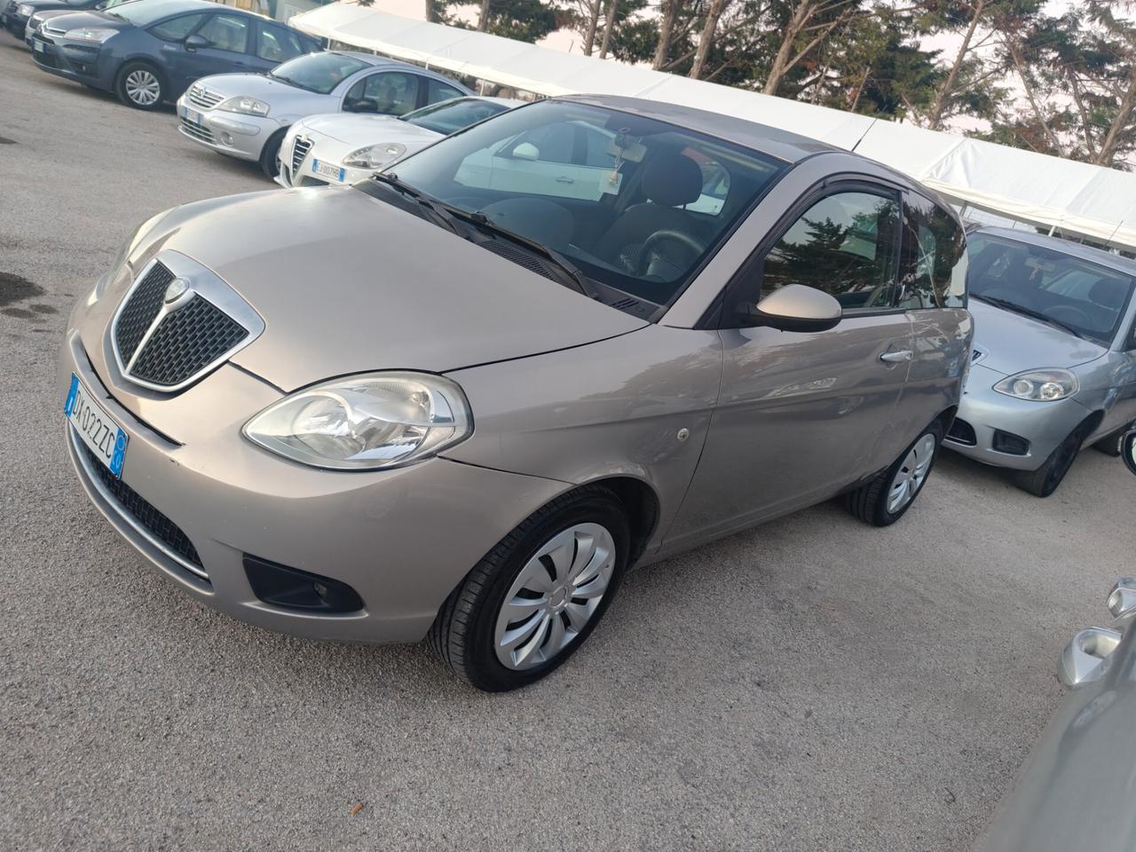 Lancia Ypsilon 1.3 MJT 75 CV Oro