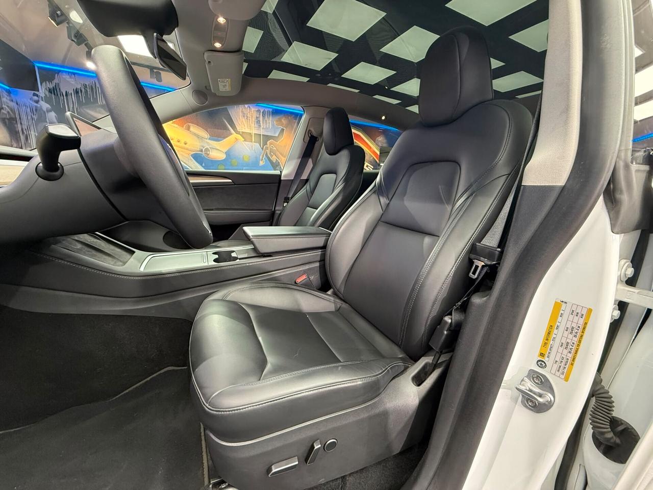 Tesla Model Y Long Range AWD (892)