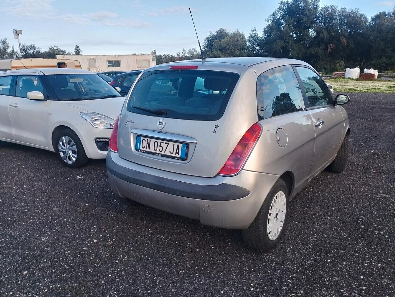 Lancia Ypsilon 1.2 Argento