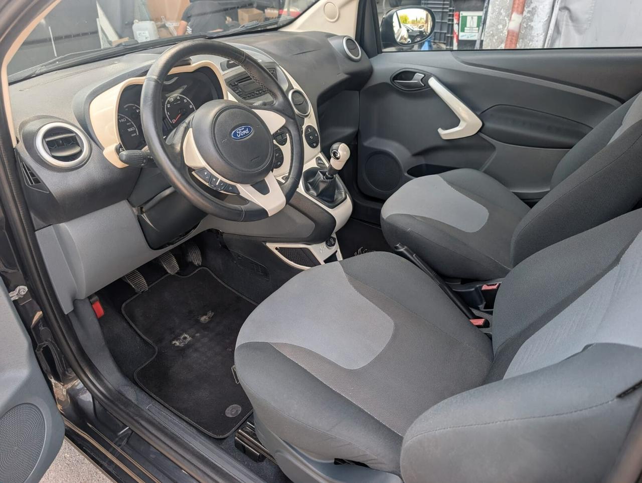 Ford Ka 1.2 8V 69 CV Black&White Edition