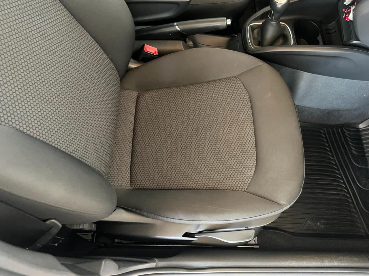 Audi A1 SPB 1.0 TFSI s-line esterno ok neopatentati taglindata