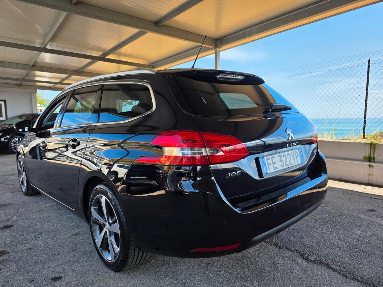 Peugeot 308 BlueHDi 120 S&S SW Allure