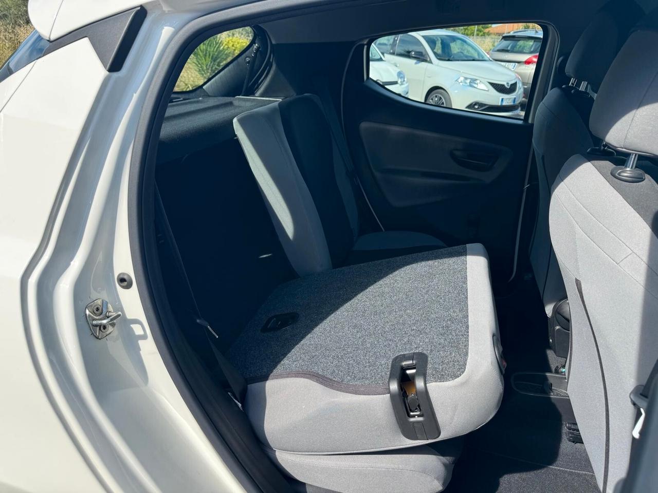 Lancia Ypsilon 1.2 BENZINA 69CV S&S SILVER 2012