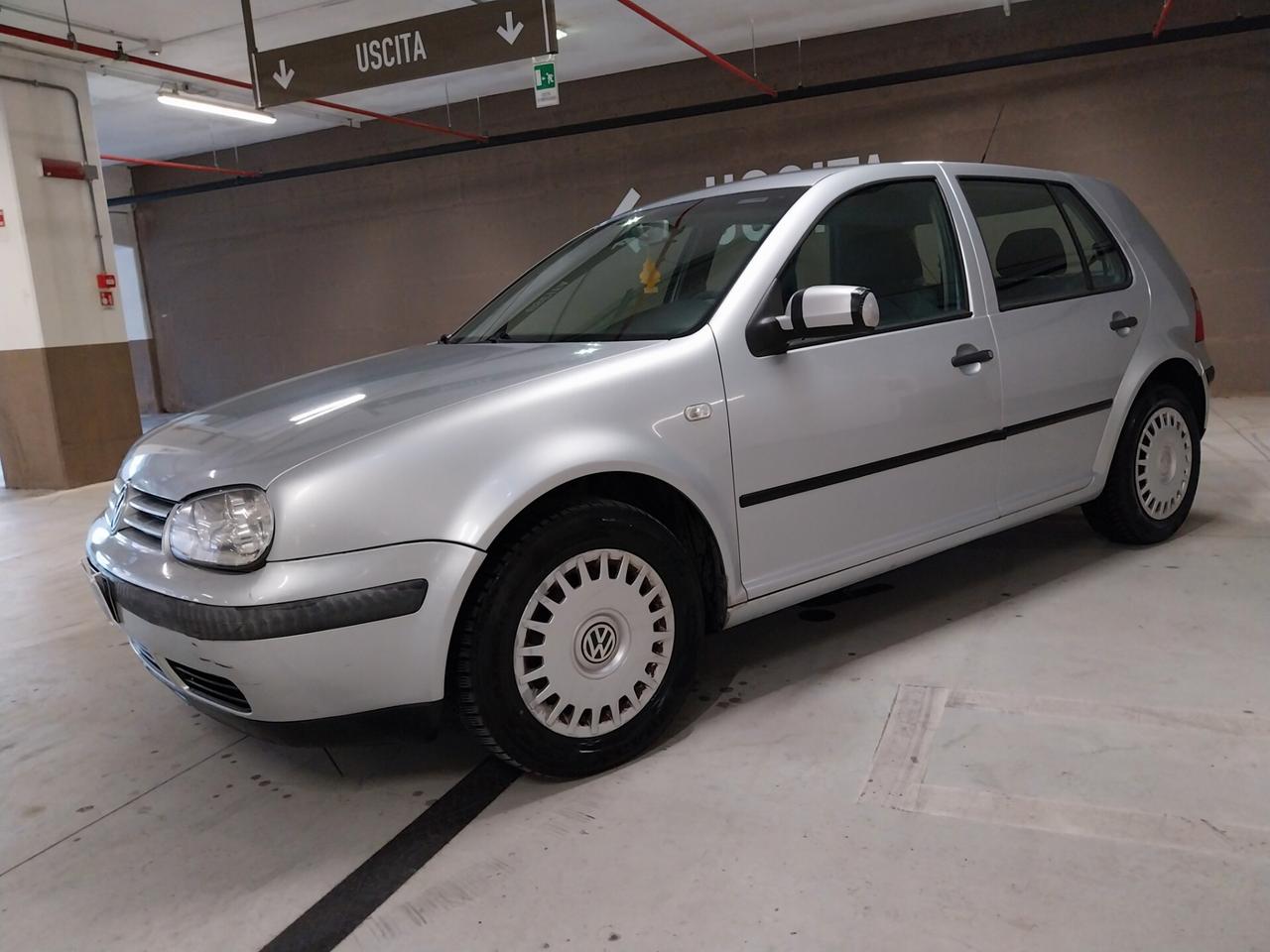 Volkswagen Golf 1.9 TDI/101 CV cat 5p. Champ - ok neopatentati