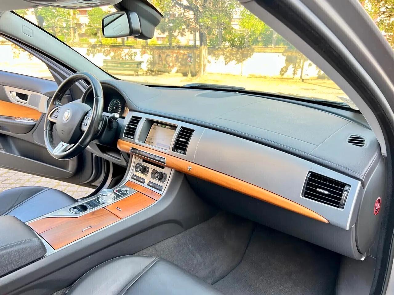 Jaguar XF Sportbrake 3.0 D V6 Premium Luxury