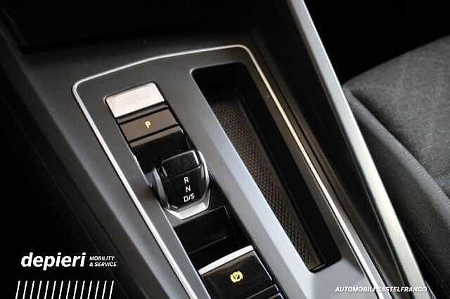 Volkswagen Golf 1.0 eTSI EVO DSG Life -mhev -Ok Neop