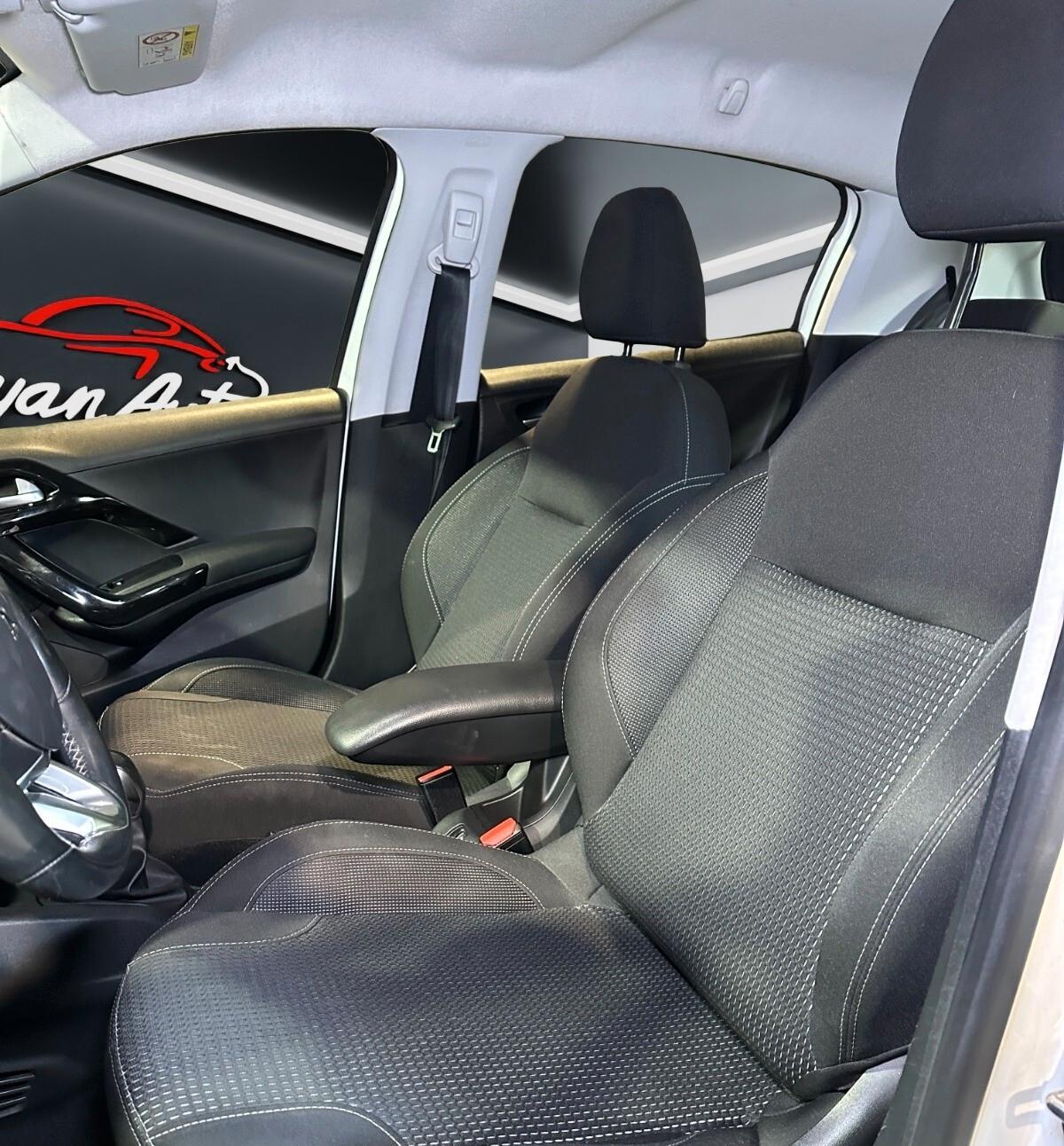 Peugeot 208 BlueHDi 75 5P Allure