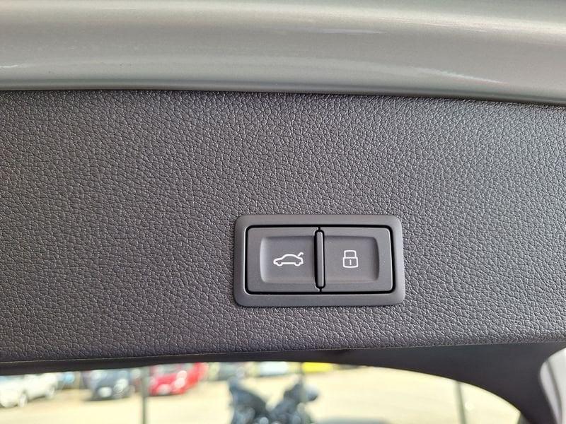 Audi Q2 Q2 35 TDI S tronic Identity Black