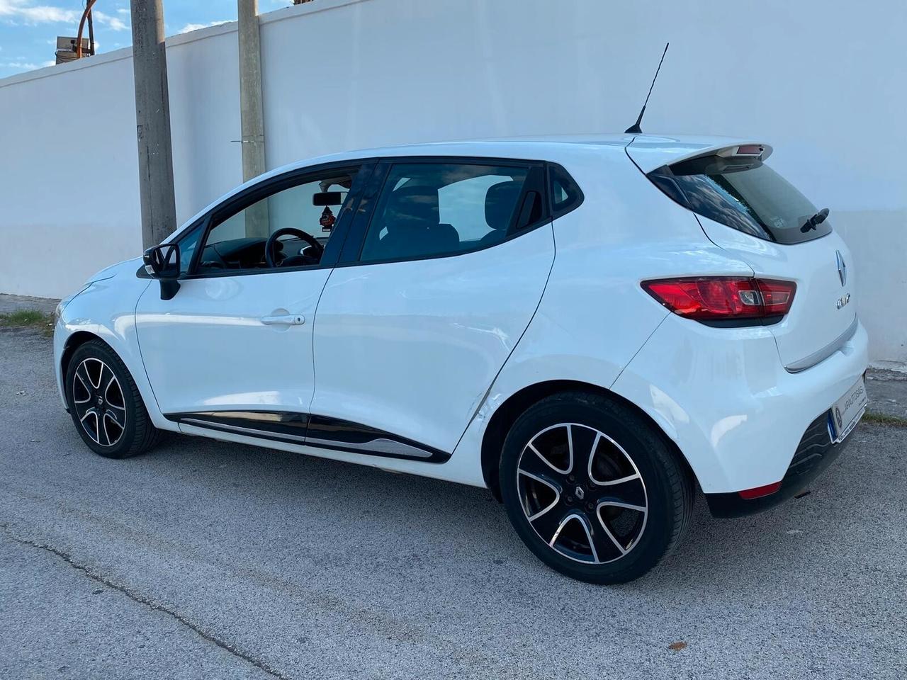 Renault Clio 1.2 75CV 5 Porte Costume National