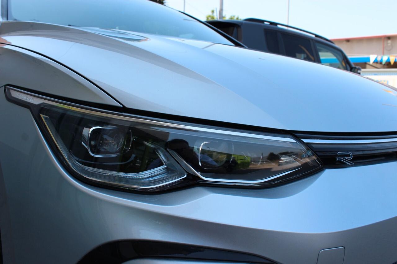 Volkswagen Golf 8 R LINE 2.0 TDI