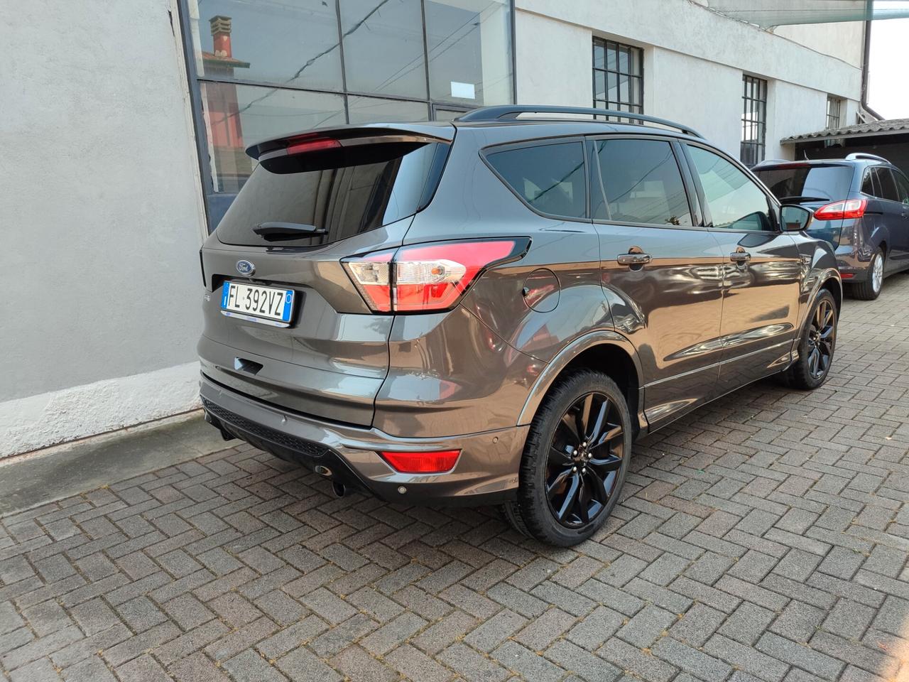 Ford Kuga 1.5 TDCI 120 CV S&S 2WD ST-Line