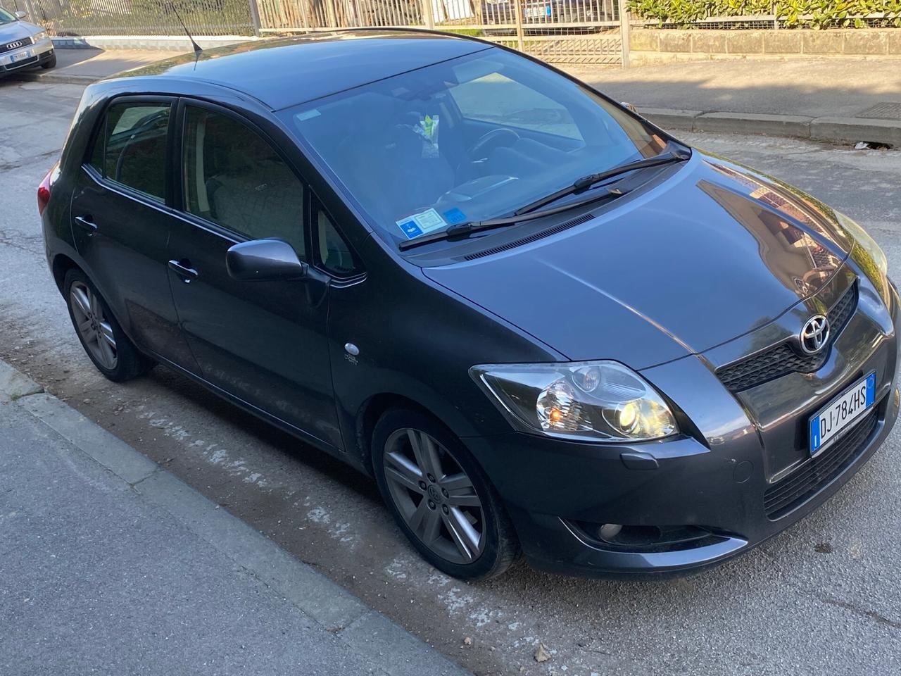 Toyota Auris 2.2 D - Versione Introvabile