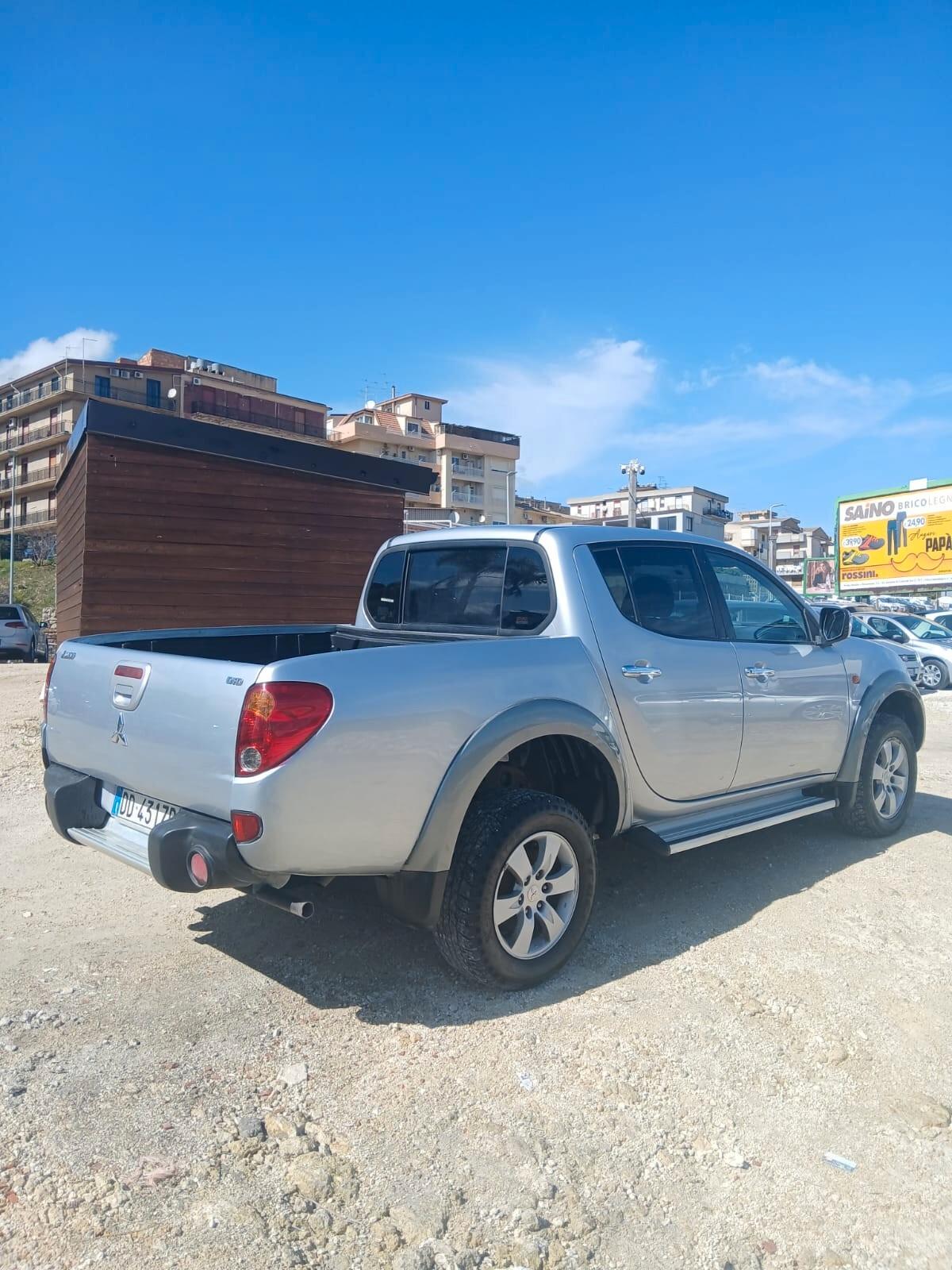 Mitsubishi L200 2.5 DI-D/136CV Single Cab Inform